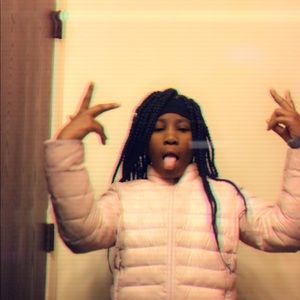 Meet your Posher, Emoni